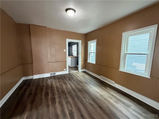 $1,400 | 21 Abbottsford Place, Buffalo, NY 14213