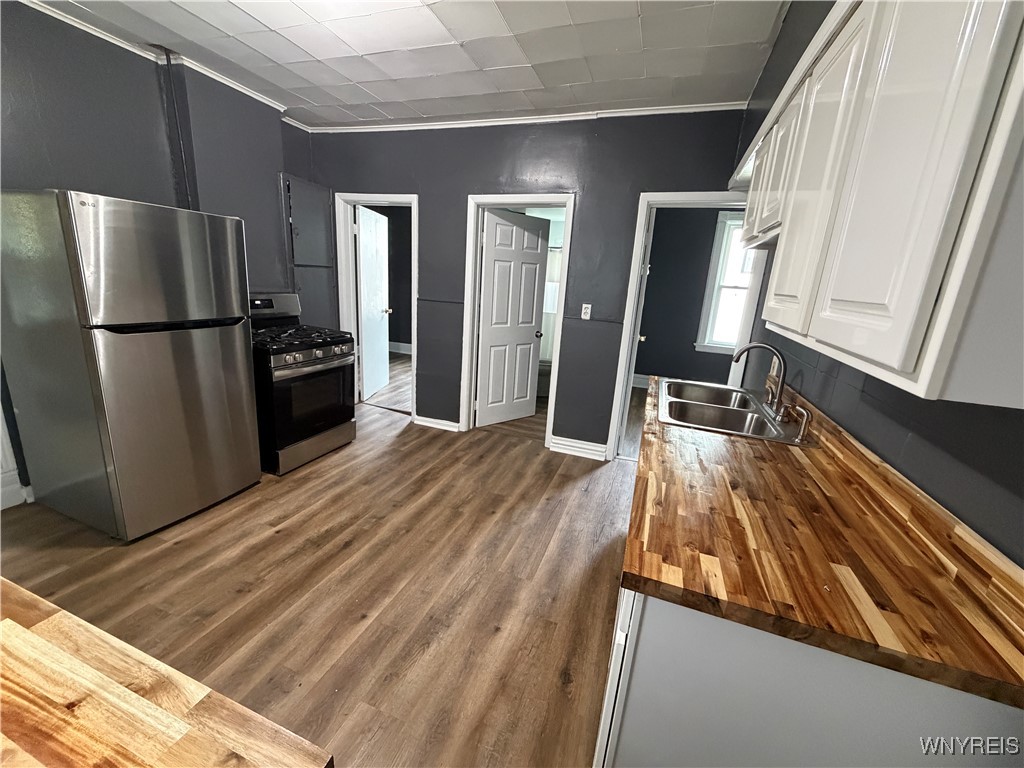 21 Abbottsford Place Buffalo, NY 14213 - Photo 9 of 20