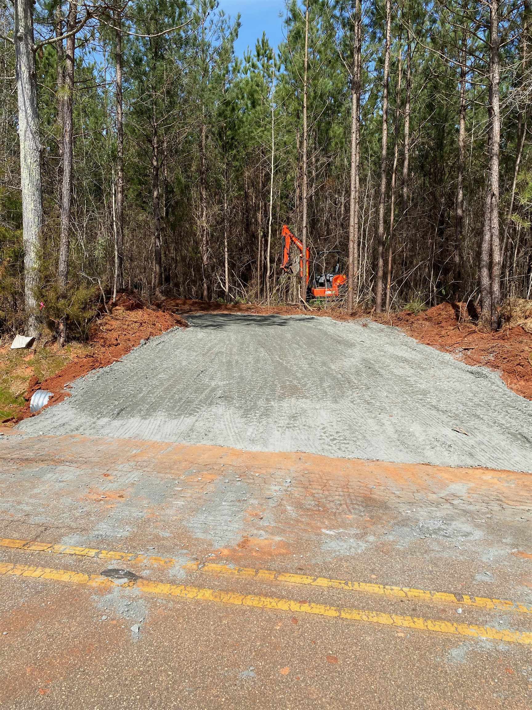 914 Edge Road Forsyth, GA 31029 - Photo 3 of 9
