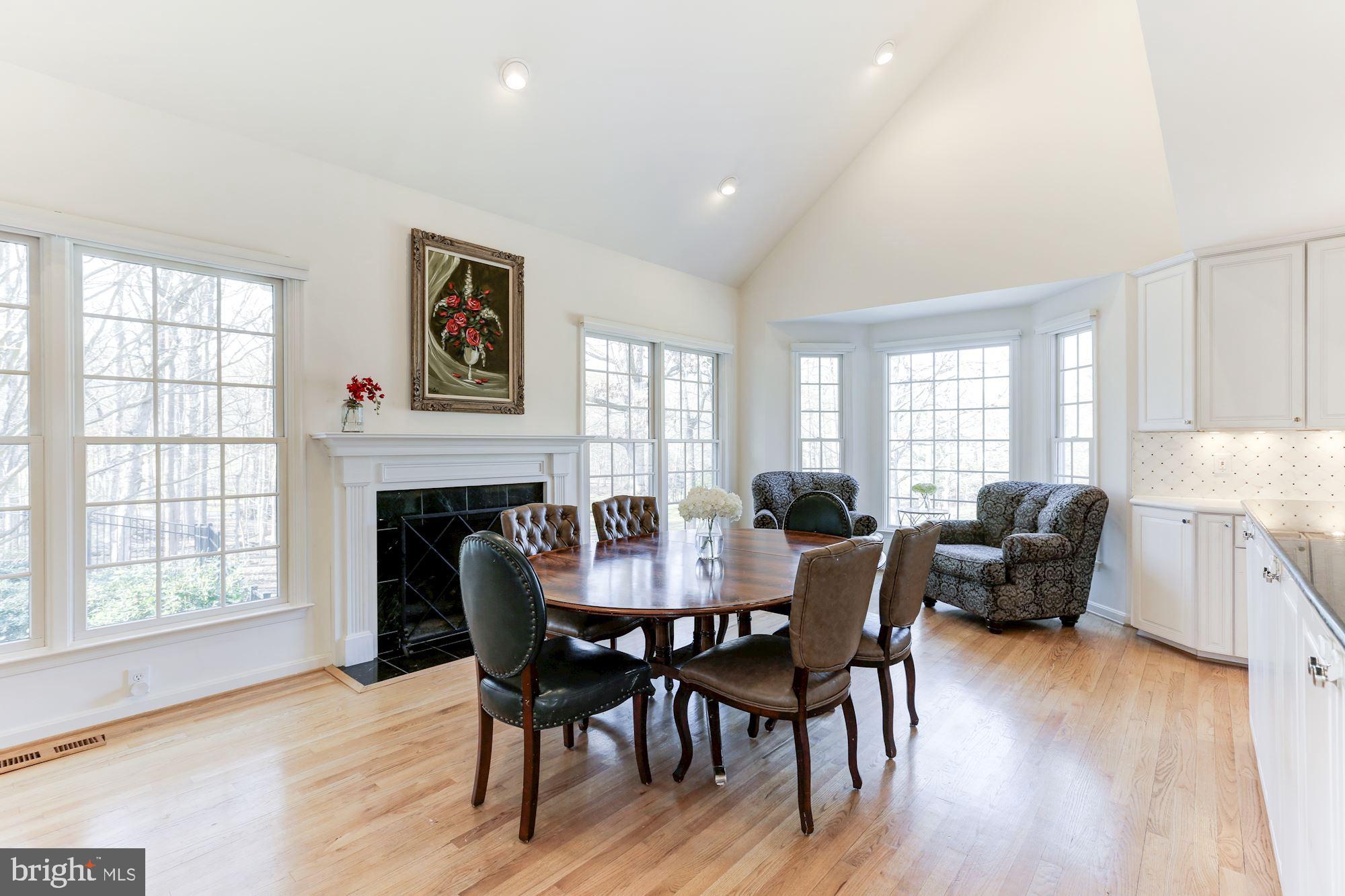 8821 Belmart Road Potomac, MD 20854 - Photo 15 of 52 Light and bright breakfast room