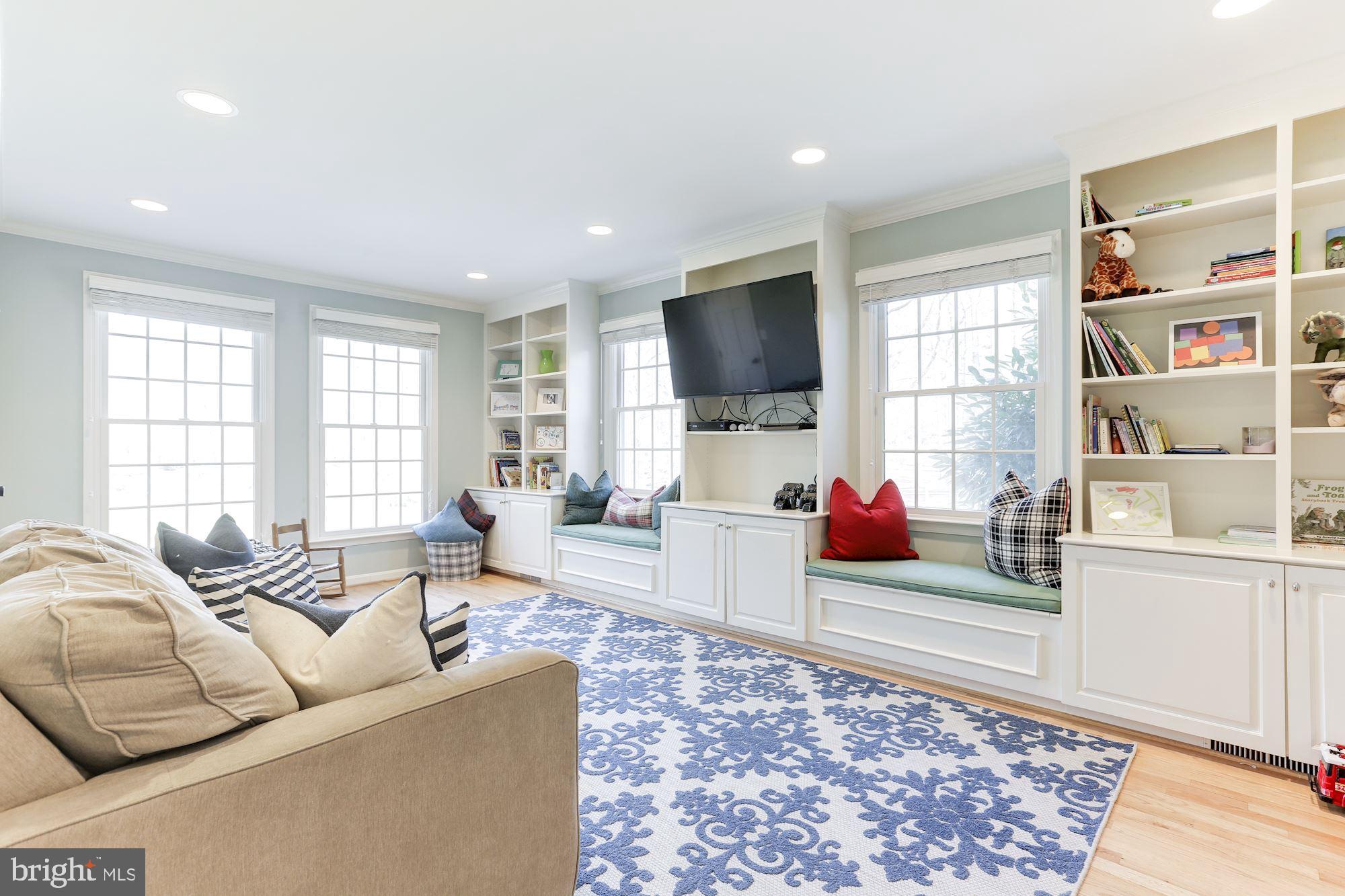 8821 Belmart Road Potomac, MD 20854 - Photo 19 of 52 Study off kitchen