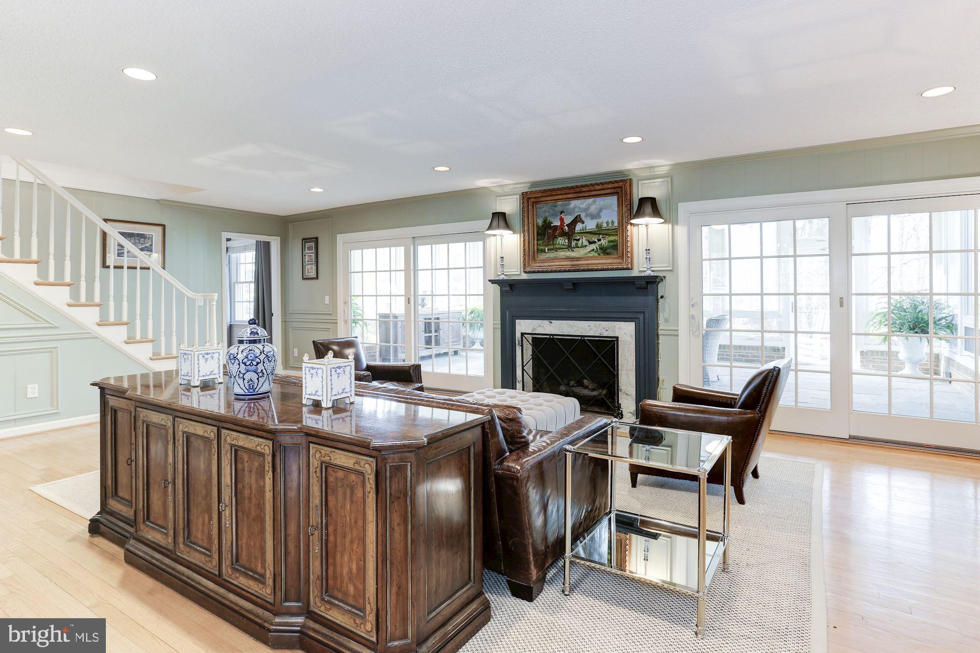 8821 Belmart Road Potomac, MD 20854 - Photo 5 of 52 Living Room