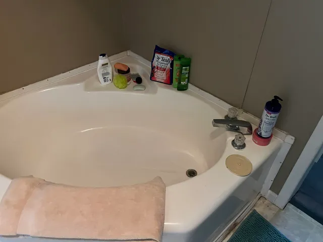 a bathroom with a tub