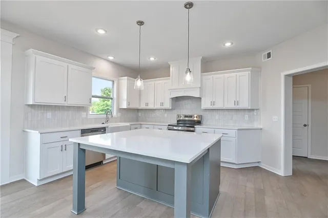 $644,950 | 2673 West Park Street, Olathe, KS 66061