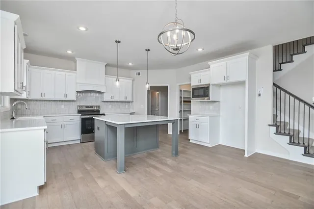 $644,950 | 2673 West Park Street, Olathe, KS 66061