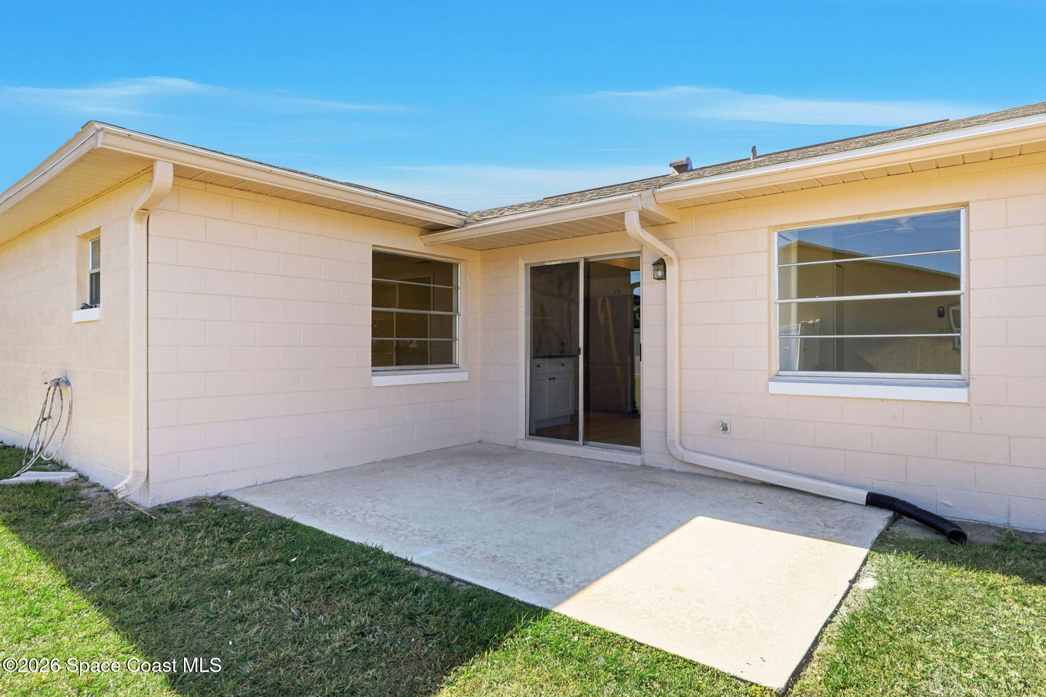 2519 Mill Run Boulevard Kissimmee, FL 34744 - Photo 35 of 36 Patio for casual dining