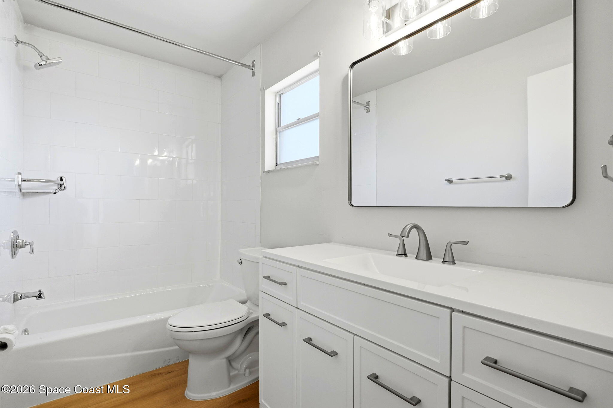 2519 Mill Run Boulevard Kissimmee, FL 34744 - Photo 8 of 36 Large updated Guest Bath