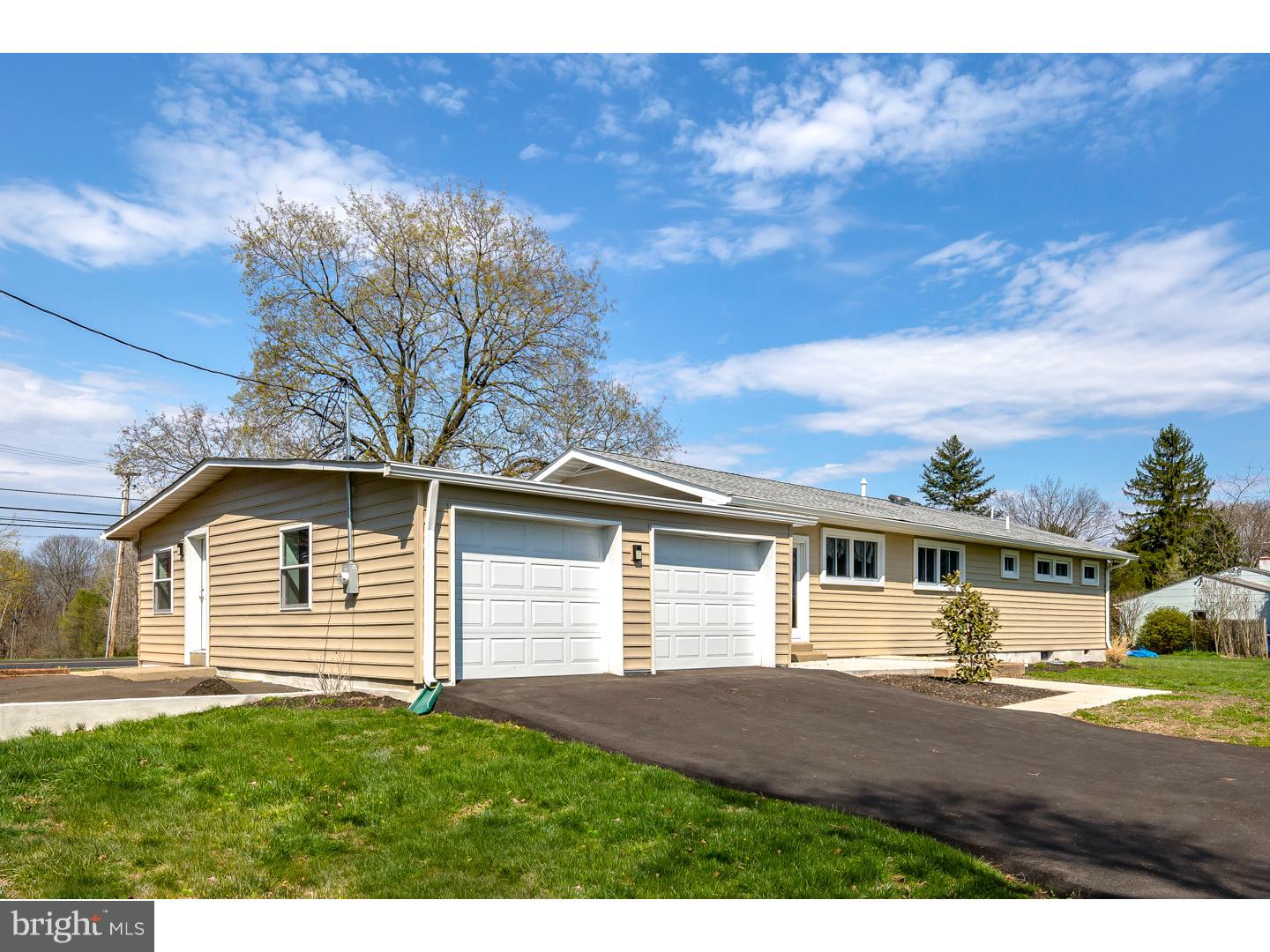 97 Pine Lane Newtown, PA 18940 - Photo 3 of 35