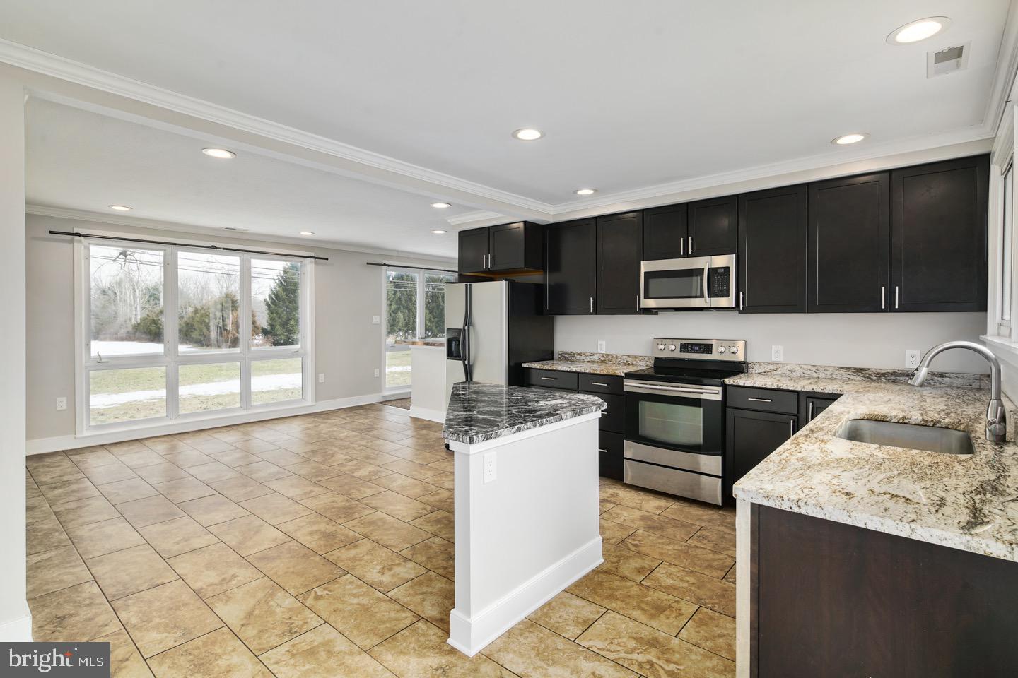 97 Pine Lane Newtown, PA 18940 - Photo 8 of 35