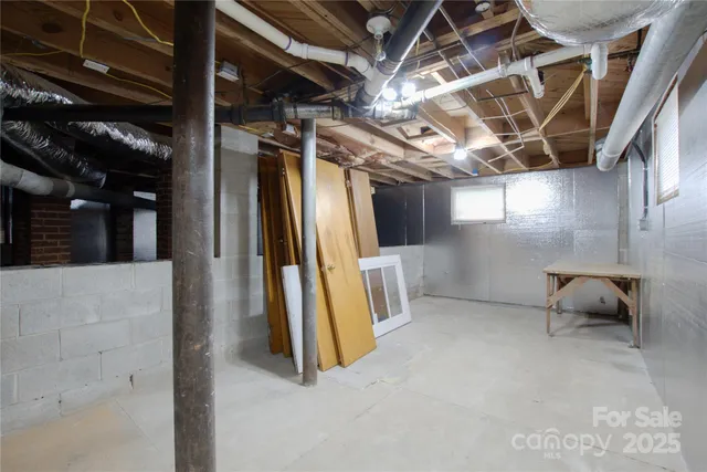 a view of a storage & utility room