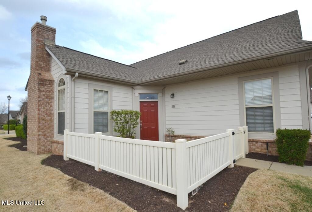 8755 Parkview Oaks Circle Olive Branch, MS 38654 - Photo 1 of 20 Front Patio