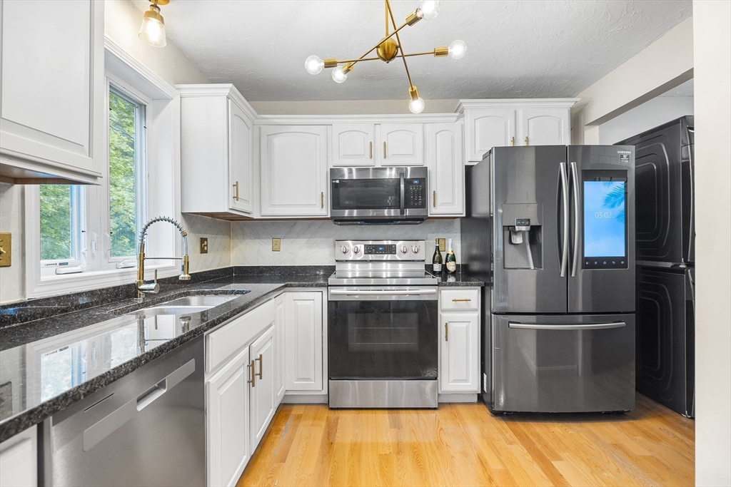 11 Yale Road Hopkinton, MA 01748 - Photo 4 of 36 Gallery Image 4