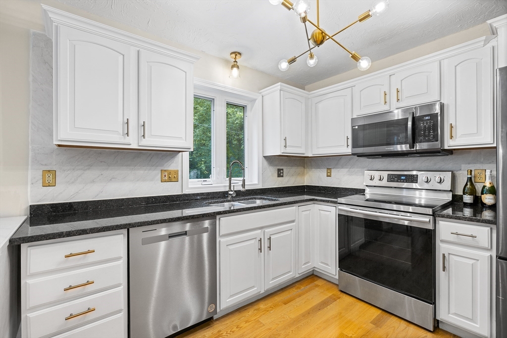 11 Yale Road Hopkinton, MA 01748 - Photo 5 of 36 Gallery Image 5