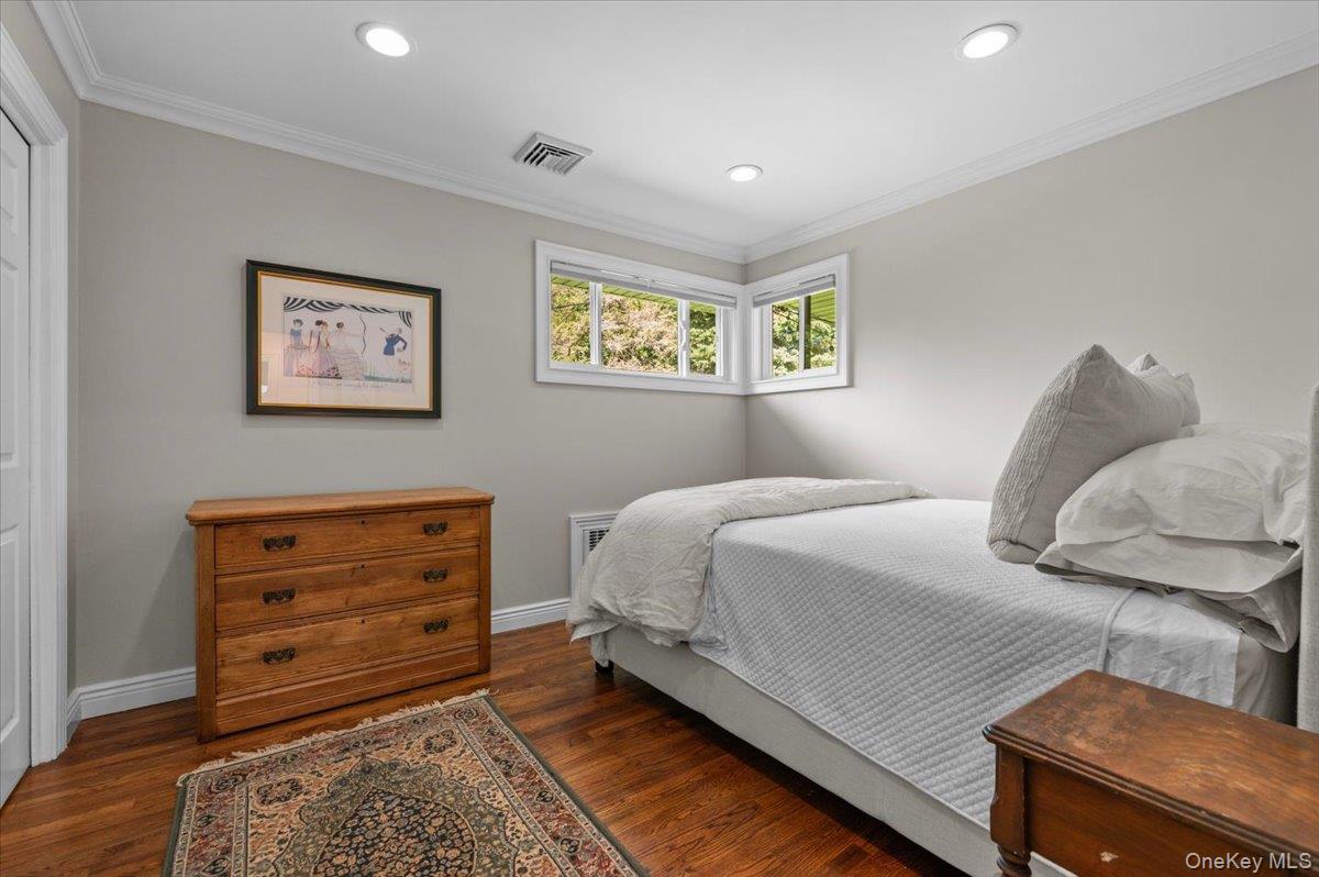 11 Portland Place Cold Spring Harbor, NY 11724 - Photo 20 of 36 Gallery Image 20