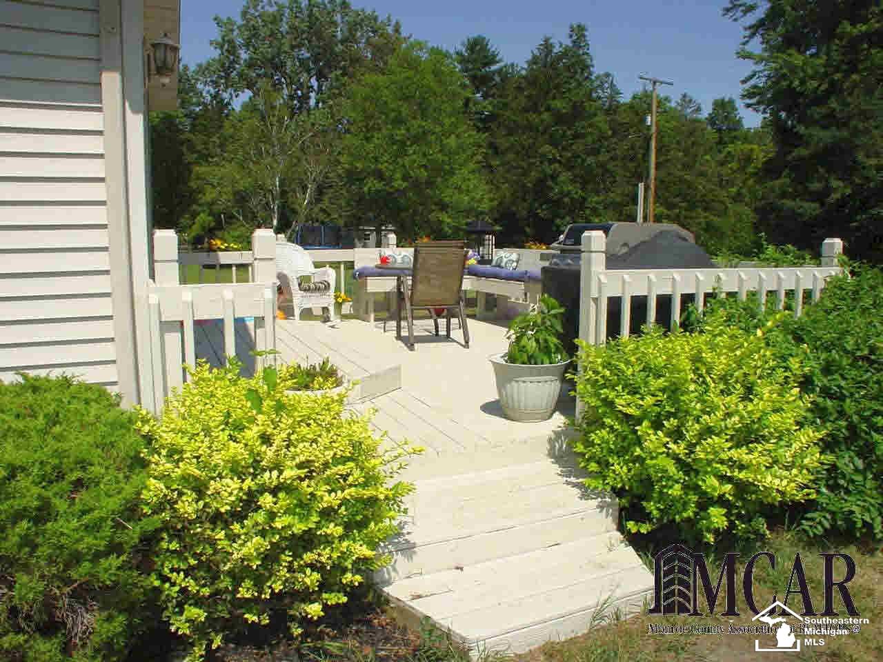 10676 Jackman Road Temperance, MI 48182 - Photo 6 of 20 WOOD DECK
