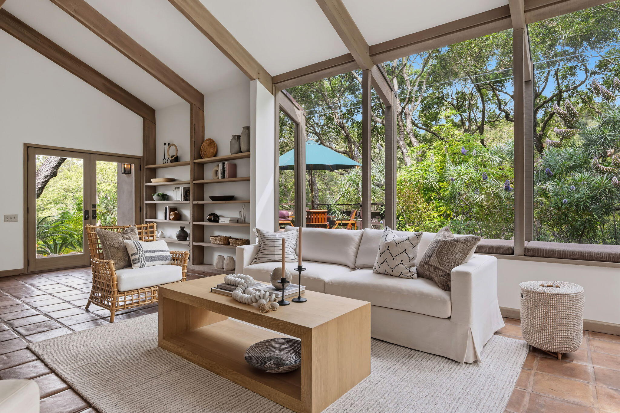 2079 Las Canoas Road Santa Barbara, CA 93105 - Photo 12 of 50 21-Living Room
