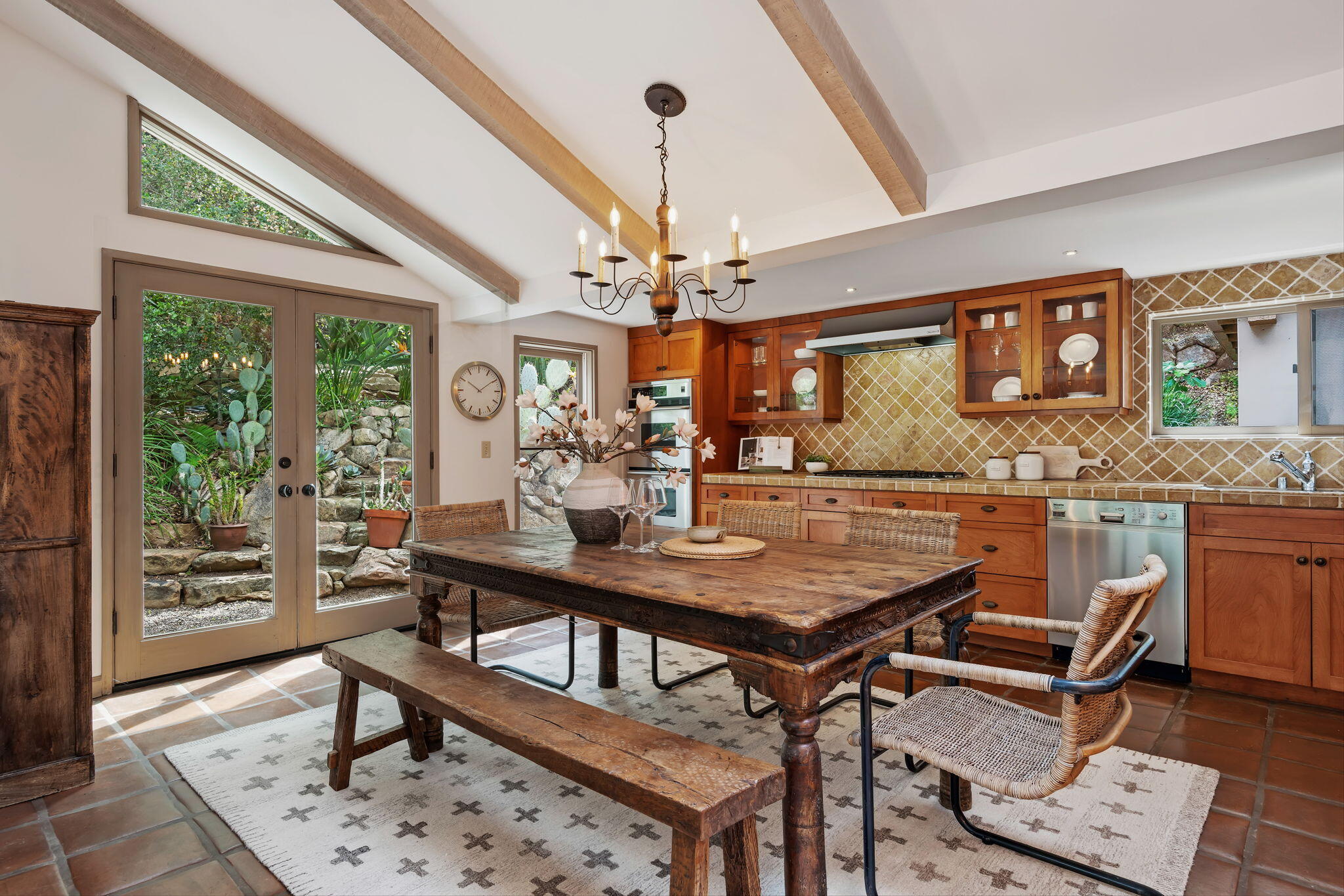 2079 Las Canoas Road Santa Barbara, CA 93105 - Photo 20 of 50 29-Dining - Kitchen