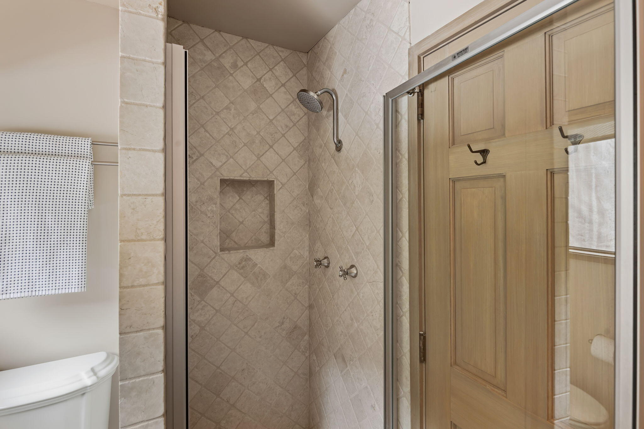 2079 Las Canoas Road Santa Barbara, CA 93105 - Photo 33 of 50 42-Bathroom 2