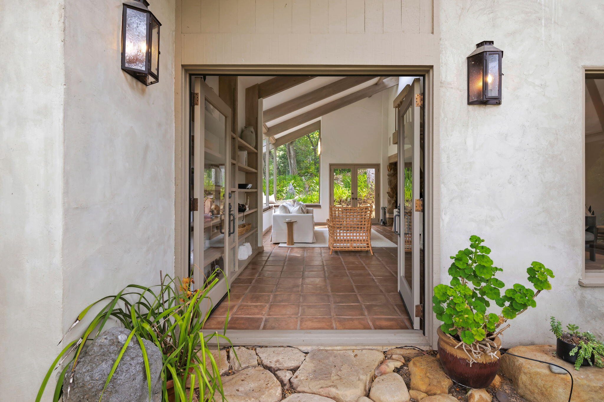 2079 Las Canoas Road Santa Barbara, CA 93105 - Photo 5 of 50 14-Entrance