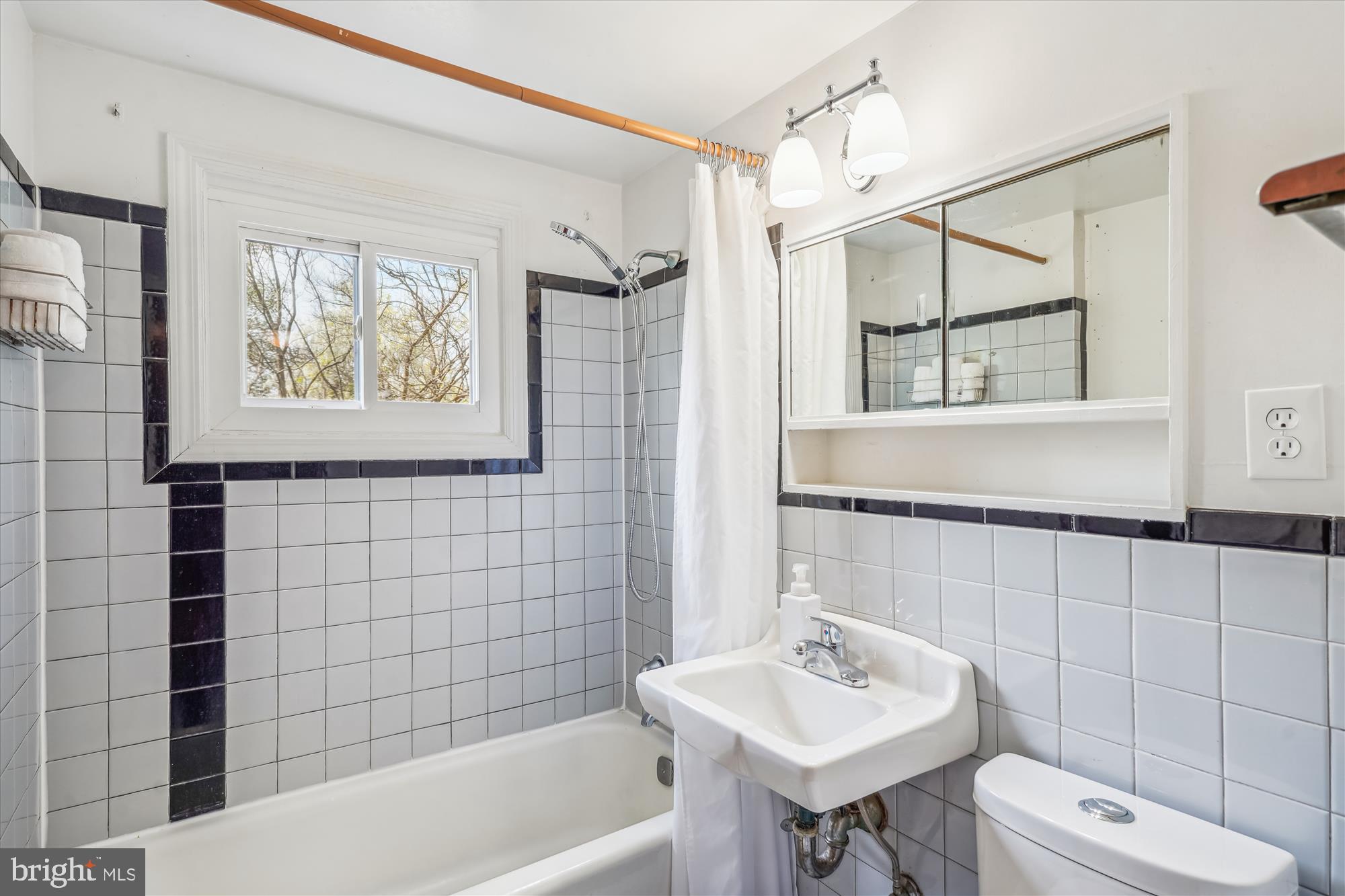 9805 Dilston Road Silver Spring, MD 20903 - Photo 37 of 45 Gallery Image 37
