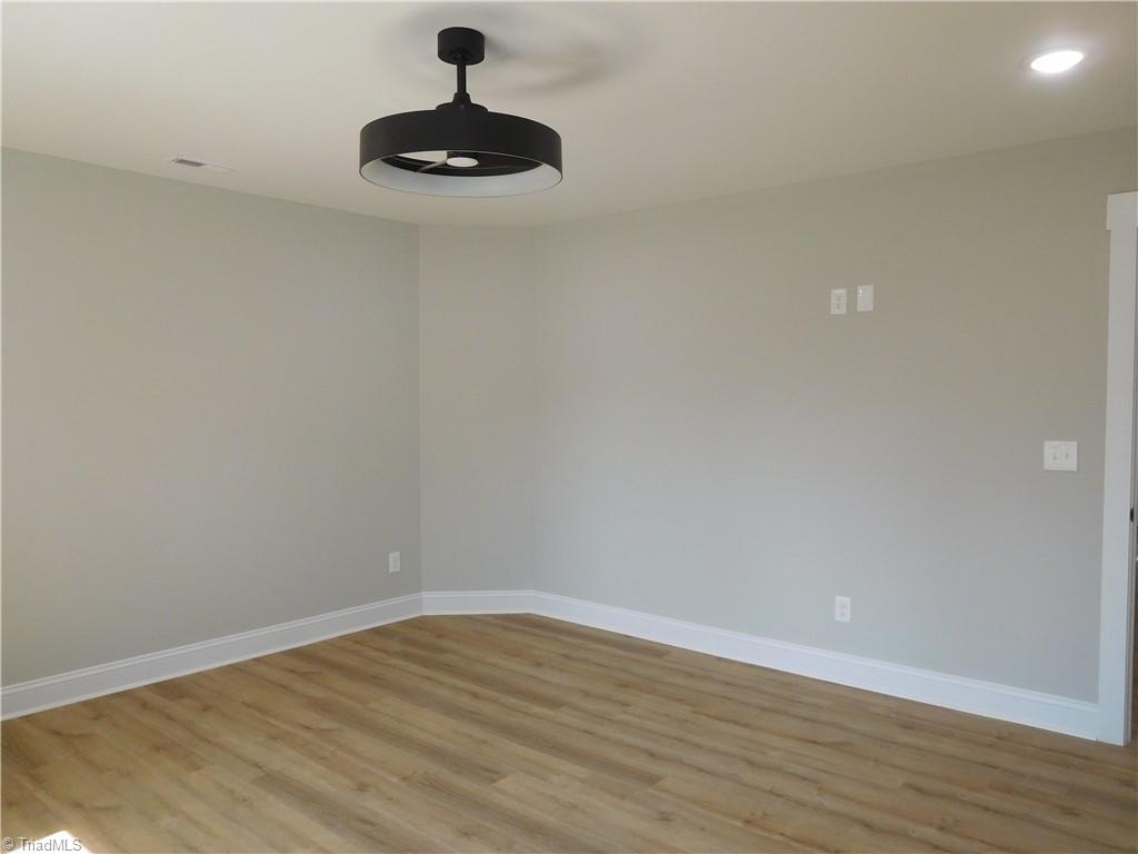 4210 Country Club Road Winston-Salem, NC 27104 - Photo 15 of 41 PRIMARY BR HAS 2 CLOSETS.