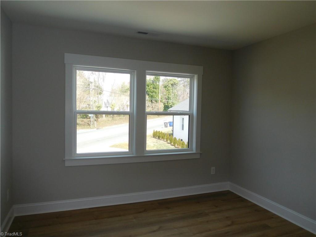4210 Country Club Road Winston-Salem, NC 27104 - Photo 23 of 41 2ND BEDROOM.