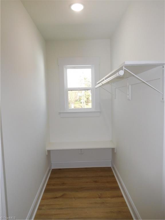 4210 Country Club Road Winston-Salem, NC 27104 - Photo 27 of 41 WALK-IN CLOSET WITH WINDOW.