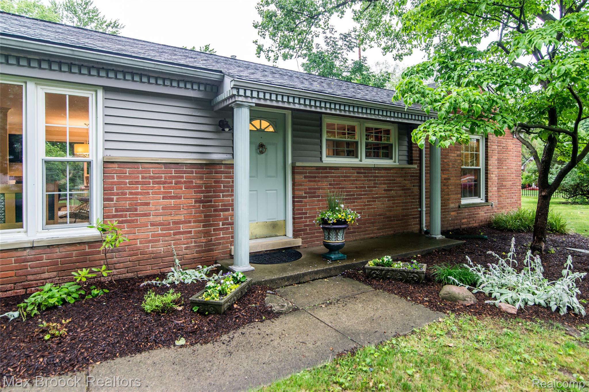 6799 East Dartmoor Road West Bloomfield, MI 48322 - Photo 1 of 36 001_4.jpg