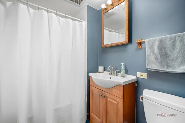 $560,000 | 21075 West Oak Knoll Court, Kildeer, IL 60047