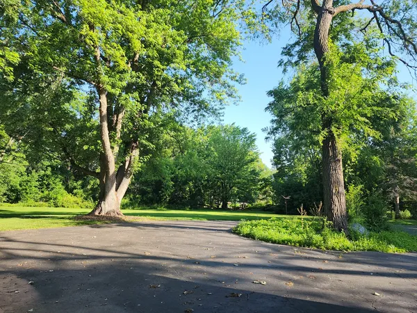 $560,000 | 21075 West Oak Knoll Court, Kildeer, IL 60047