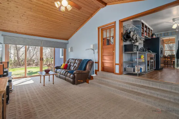 $560,000 | 21075 West Oak Knoll Court, Kildeer, IL 60047
