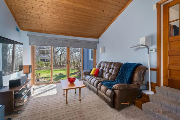 $560,000 | 21075 West Oak Knoll Court, Kildeer, IL 60047