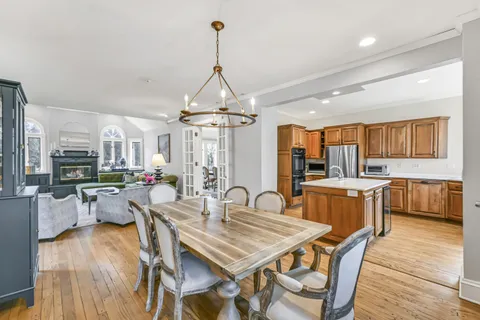 $1,395,000 | 806 East Beaumont Avenue, Whitefish Bay, WI 53217