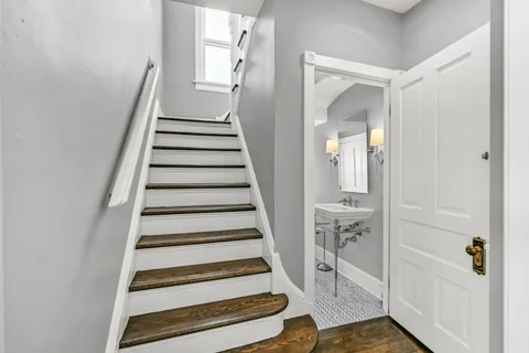 $1,395,000 | 806 East Beaumont Avenue, Whitefish Bay, WI 53217