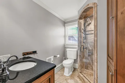 $1,395,000 | 806 East Beaumont Avenue, Whitefish Bay, WI 53217