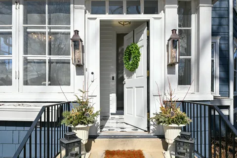 $1,395,000 | 806 East Beaumont Avenue, Whitefish Bay, WI 53217