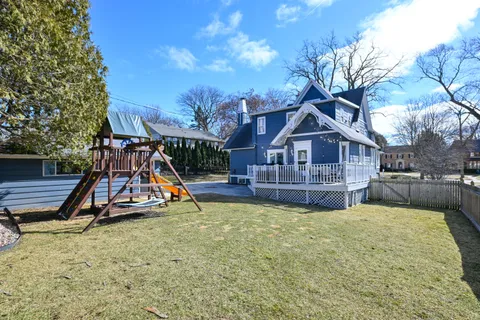 $1,395,000 | 806 East Beaumont Avenue, Whitefish Bay, WI 53217