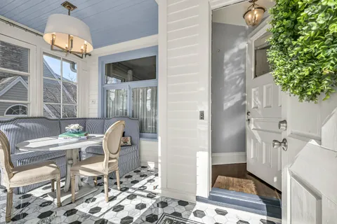 $1,395,000 | 806 East Beaumont Avenue, Whitefish Bay, WI 53217