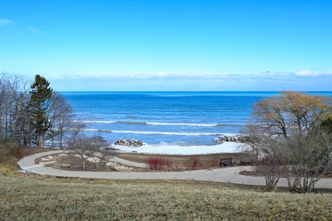 $1,395,000 | 806 East Beaumont Avenue, Whitefish Bay, WI 53217