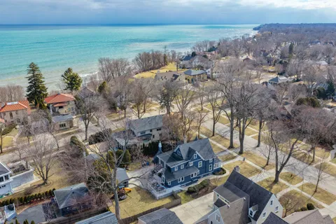 $1,395,000 | 806 East Beaumont Avenue, Whitefish Bay, WI 53217