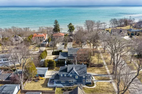 $1,395,000 | 806 East Beaumont Avenue, Whitefish Bay, WI 53217
