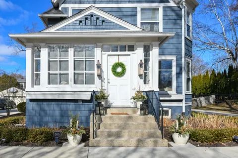 $1,395,000 | 806 East Beaumont Avenue, Whitefish Bay, WI 53217