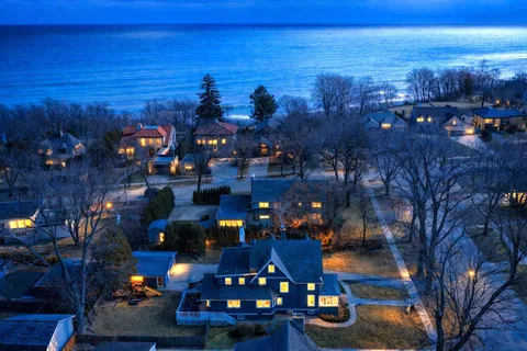 $1,395,000 | 806 East Beaumont Avenue, Whitefish Bay, WI 53217