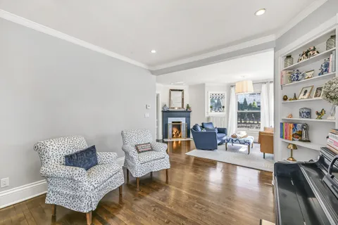 $1,395,000 | 806 East Beaumont Avenue, Whitefish Bay, WI 53217