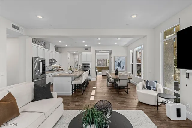 $1,065,000 | 11280 Granite Ridge Drive, Unit 1075, Las Vegas, NV 89135