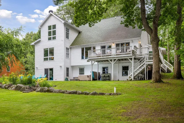 $995,000 | 1725 133rd Avenue, St. Croix Falls, WI 54024