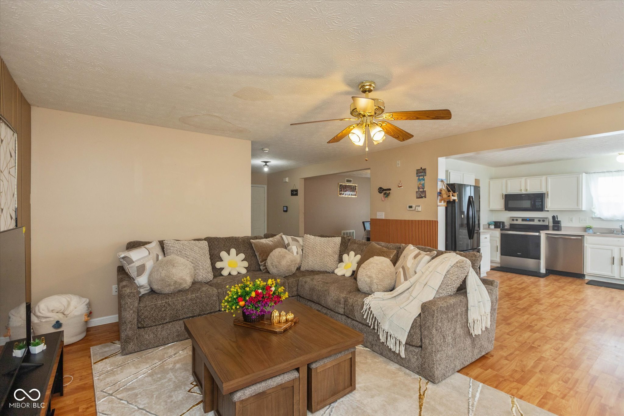 5527 Forest Ridge Court Indianapolis, IN 46203 - Photo 4 of 24