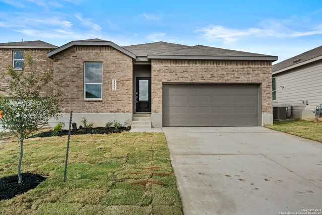 $300,000 | 3852 Northhaven Trail, New Braunfels, TX 78132