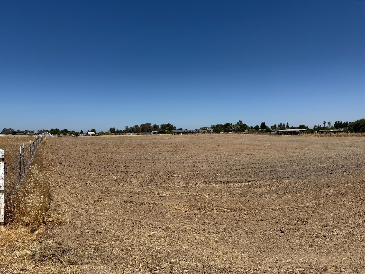 1 Steward Road Madera, CA 93638 - Photo 5 of 29 a view of a lake and sunset
