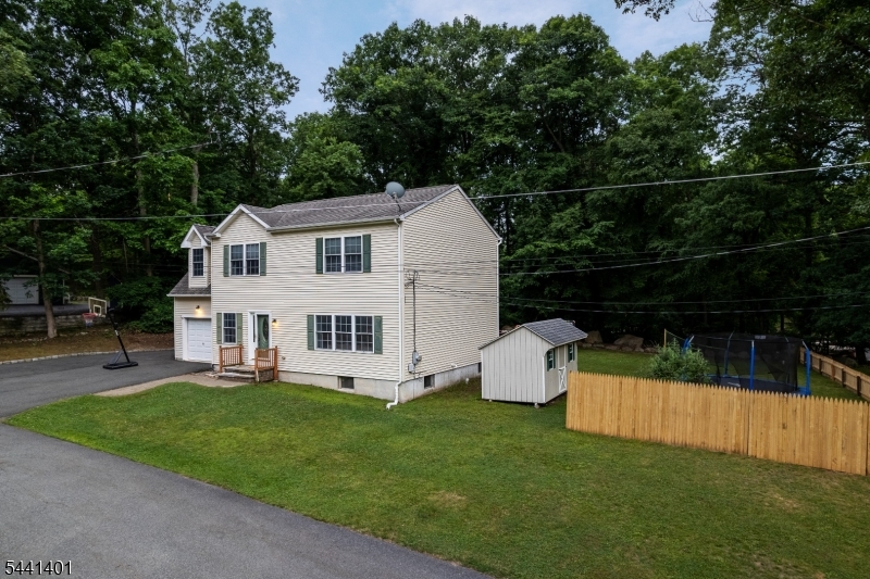 13 Cranberry Ledge Road Andover, NJ 07821 - Photo 2 of 33